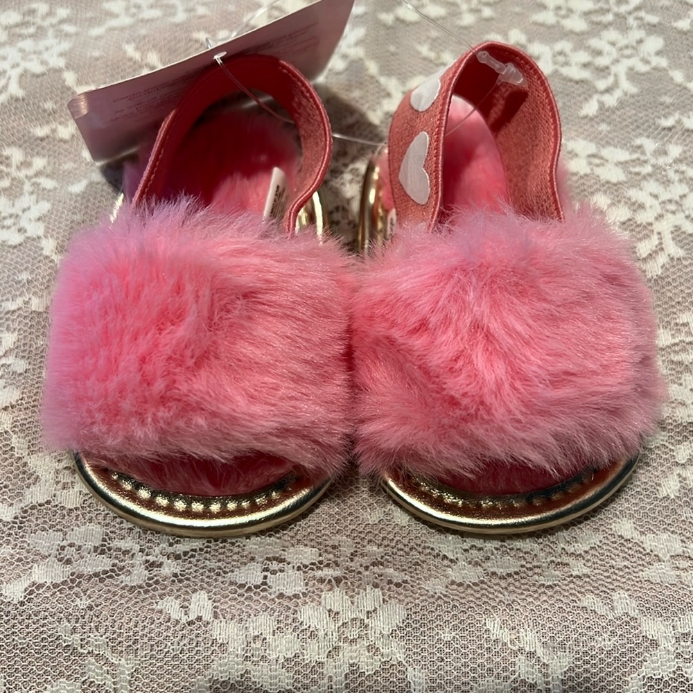 Baby girl faux fur sandels